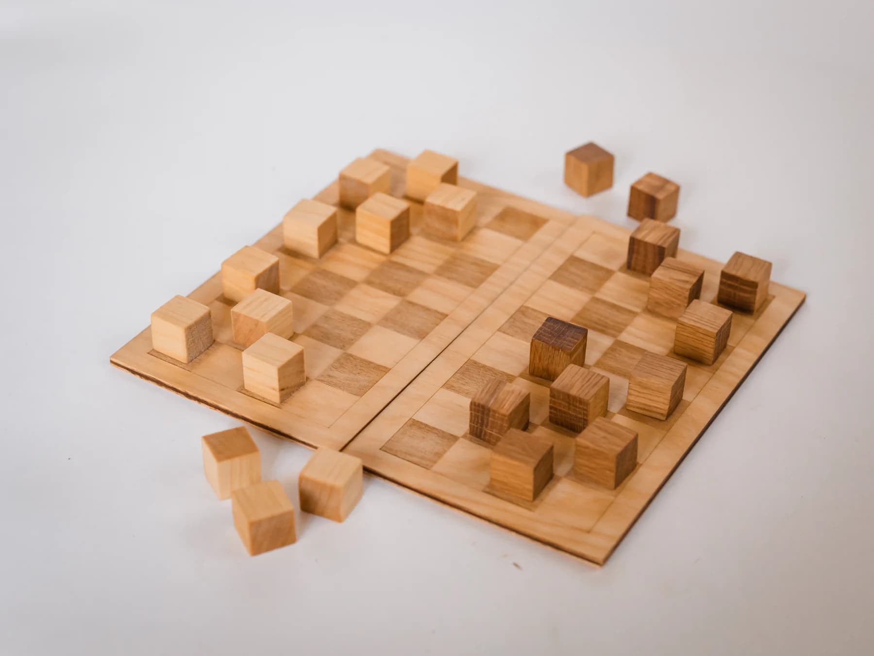Шашки — модель для корпоративного заказа Wood Kubik