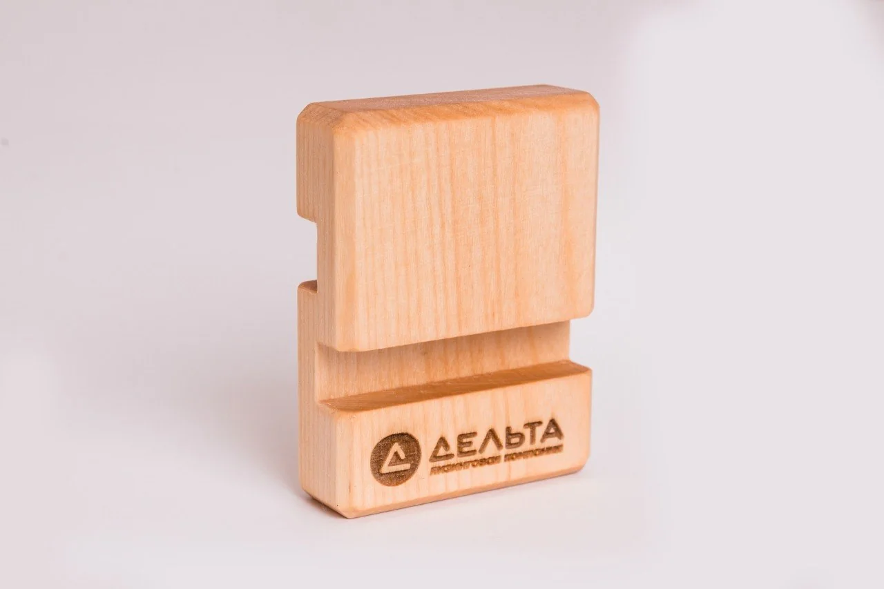 Подставка для телефона с логотипом — Wood Kubik